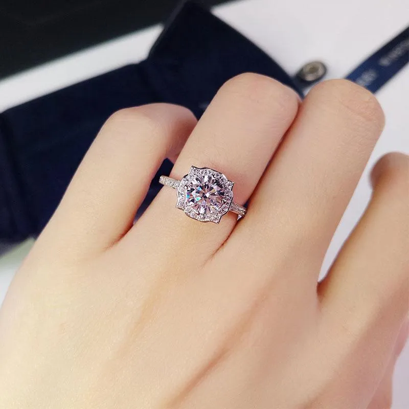 Classic Geometric Cluster Ring